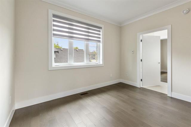 2528 E 19TH AVENUE, Vancouver East 21