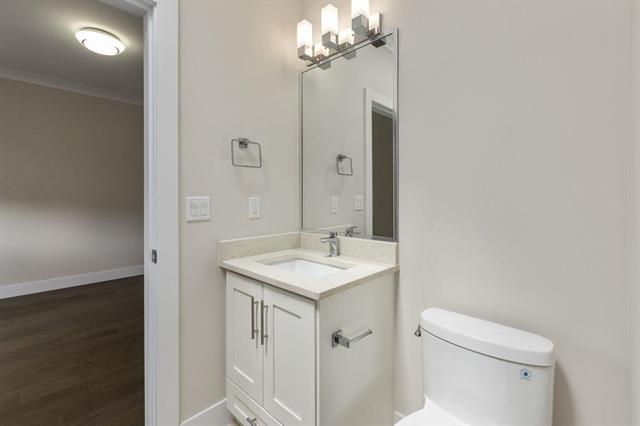 2528 E 19TH AVENUE, Vancouver East 22