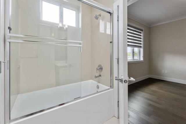 2528 E 19TH AVENUE, Vancouver East 23