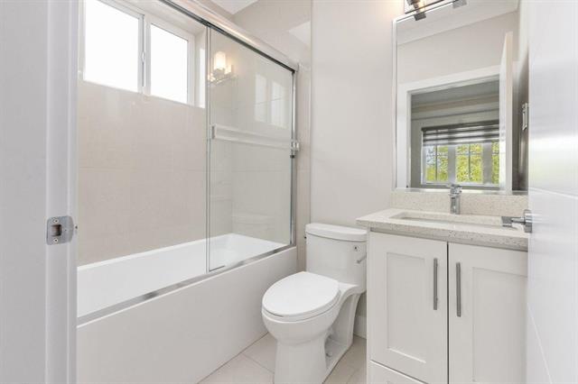 2528 E 19TH AVENUE, Vancouver East 37