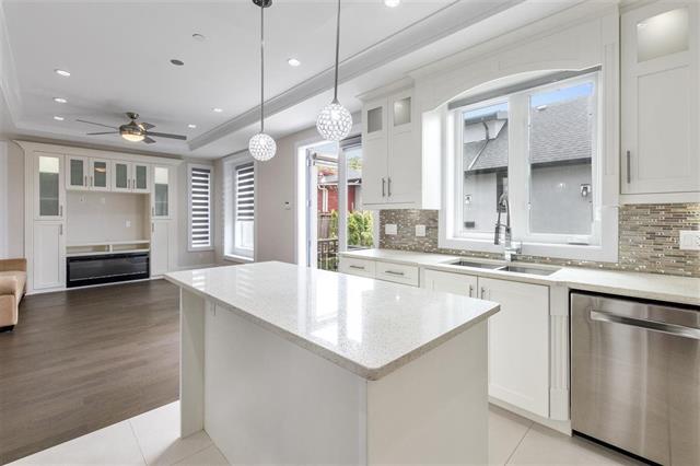 2528 E 19TH AVENUE, Vancouver East 9