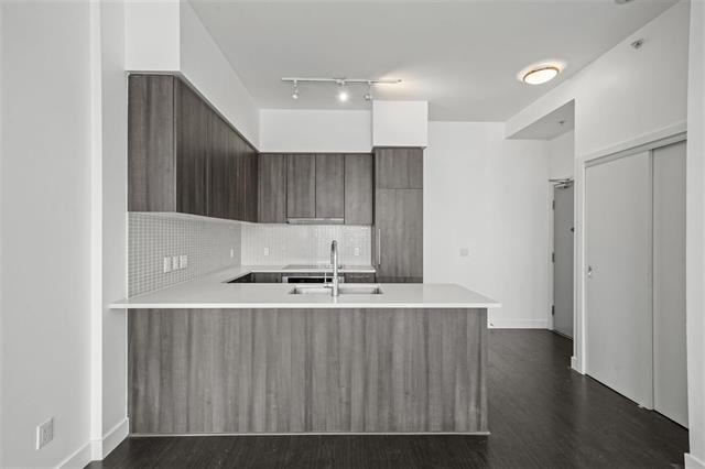 709 668 COLUMBIA STREET, New Westminster 11