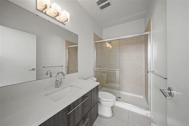 709 668 COLUMBIA STREET, New Westminster 18