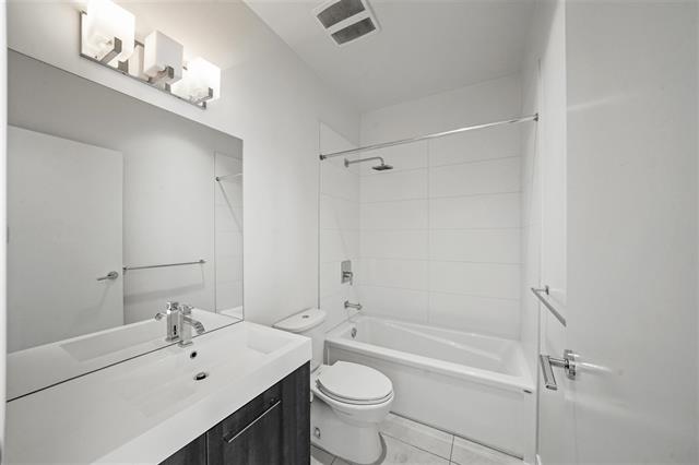 709 668 COLUMBIA STREET, New Westminster 21