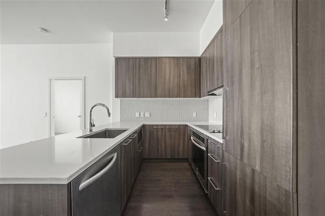 709 668 COLUMBIA STREET, New Westminster 10