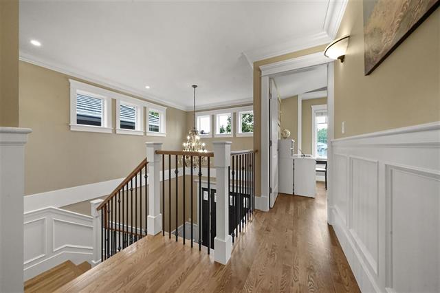 4267 TRIUMPH STREET, Burnaby North 13