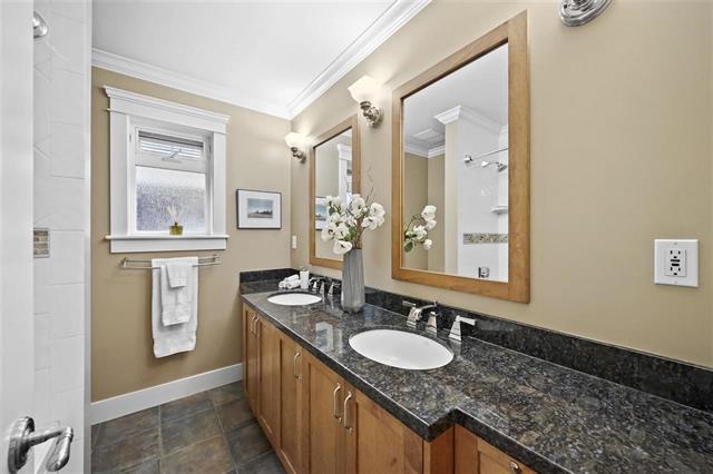 4267 TRIUMPH STREET, Burnaby North 21