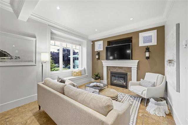 4267 TRIUMPH STREET, Burnaby North 7
