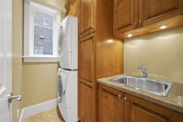 4267 TRIUMPH STREET, Burnaby North 9