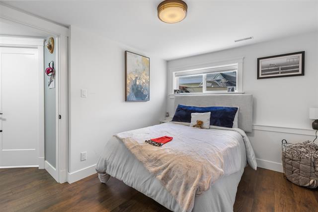 817 GROVER AVENUE, Coquitlam 15
