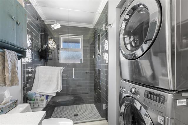817 GROVER AVENUE, Coquitlam 10