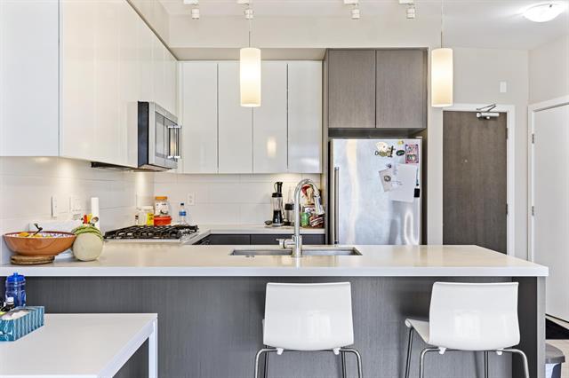 323 22 E ROYAL AVENUE, New Westminster 2