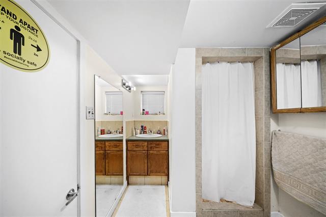 2780 E 7th Avenue, Vancouver East 21