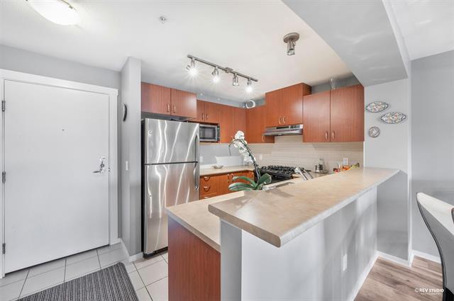 312 9098 Halston Court, Burnaby North 14