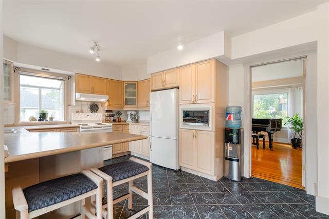3804 Cambridge St, Burnaby North 12