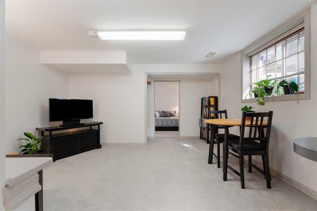 3804 Cambridge St, Burnaby North 25