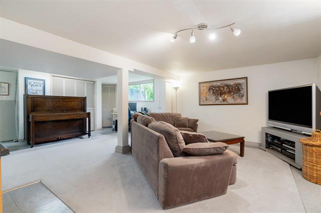 3804 Cambridge St, Burnaby North 28