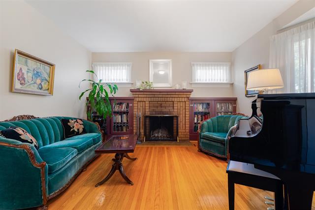 3804 Cambridge St, Burnaby North 4