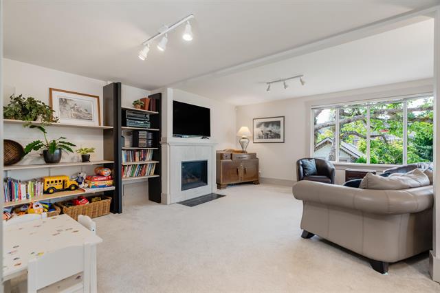 3804 Cambridge St, Burnaby North 8