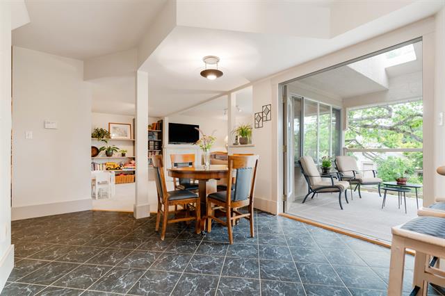 3804 Cambridge St, Burnaby North 9