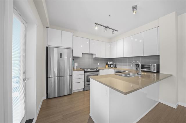 415 9877 University Crescent, Burnaby North 12