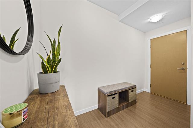 415 9877 University Crescent, Burnaby North 4
