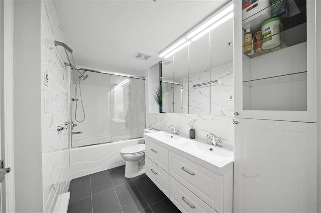 TH1 1889 Rosser Avenue, Burnaby North 14