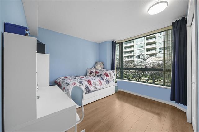 TH1 1889 Rosser Avenue, Burnaby North 16