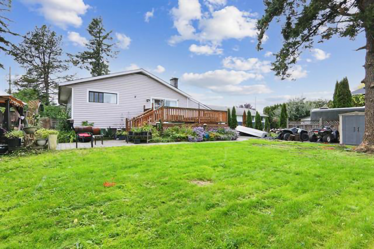 9136 Holly Street, Chilliwack 24