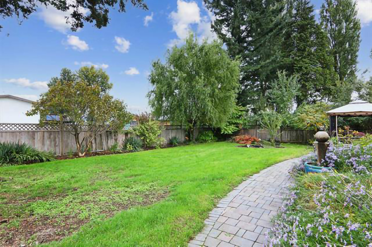 9136 Holly Street, Chilliwack 25