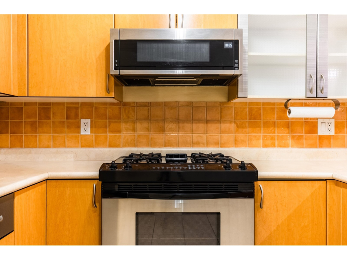 302 2741 E Hastings Street, Vancouver East 14