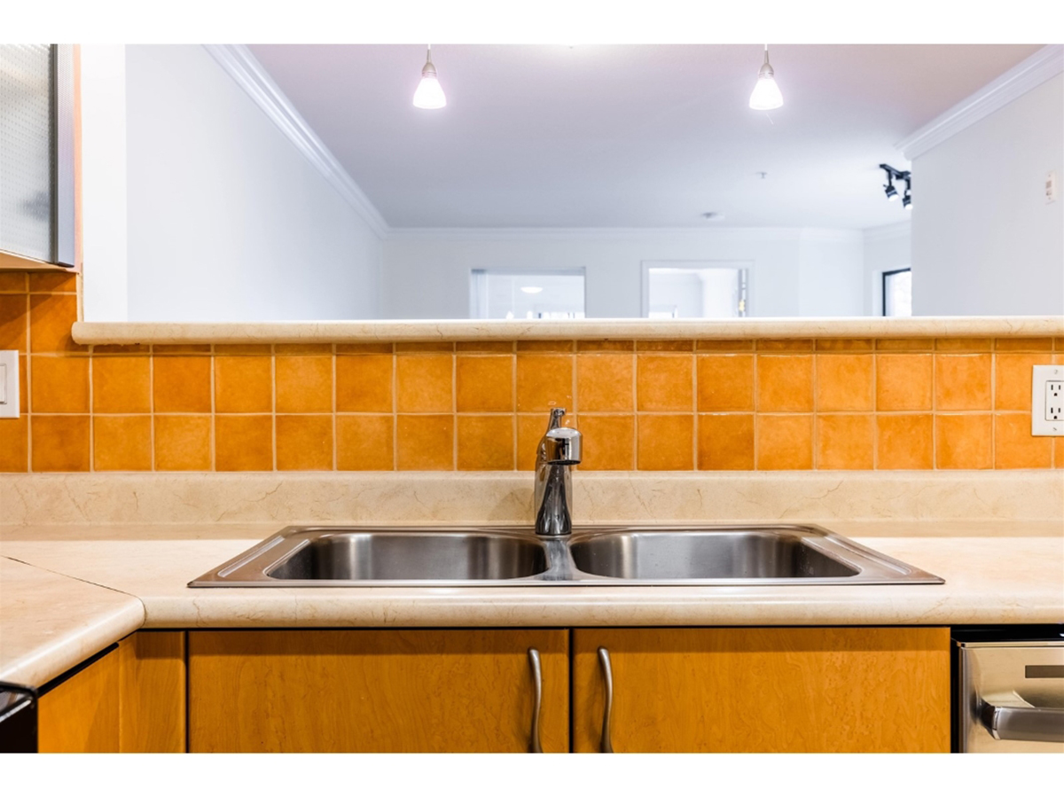 302 2741 E Hastings Street, Vancouver East 15