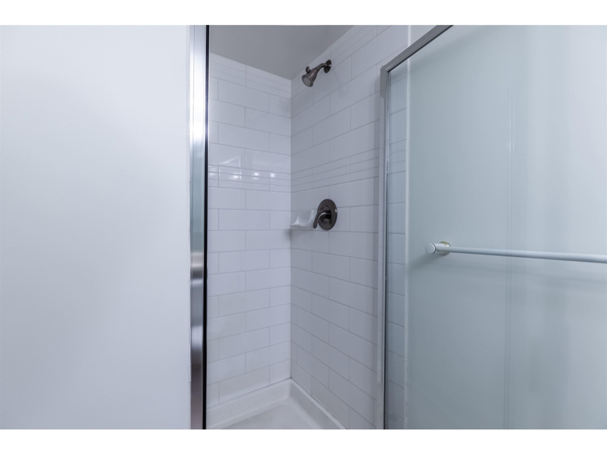 302 2741 E Hastings Street, Vancouver East 18