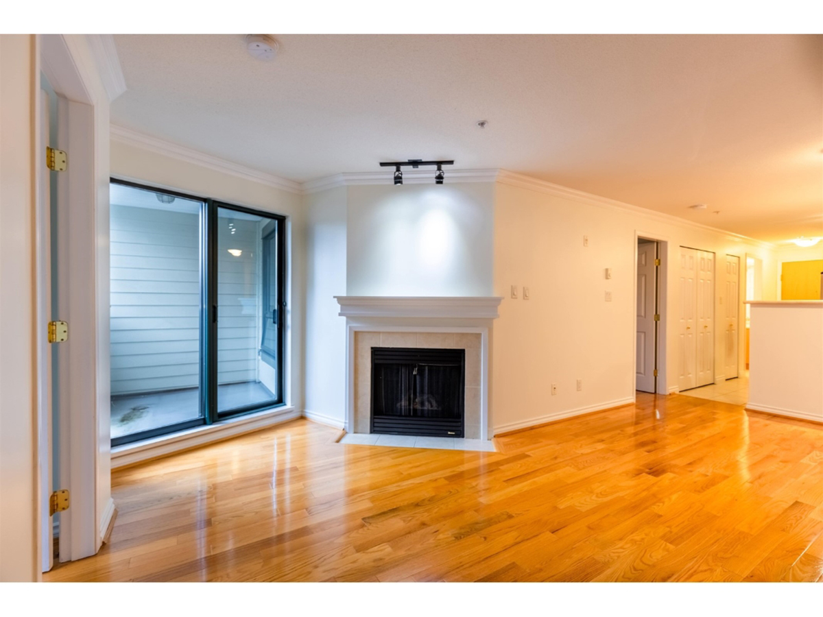 302 2741 E Hastings Street, Vancouver East 3
