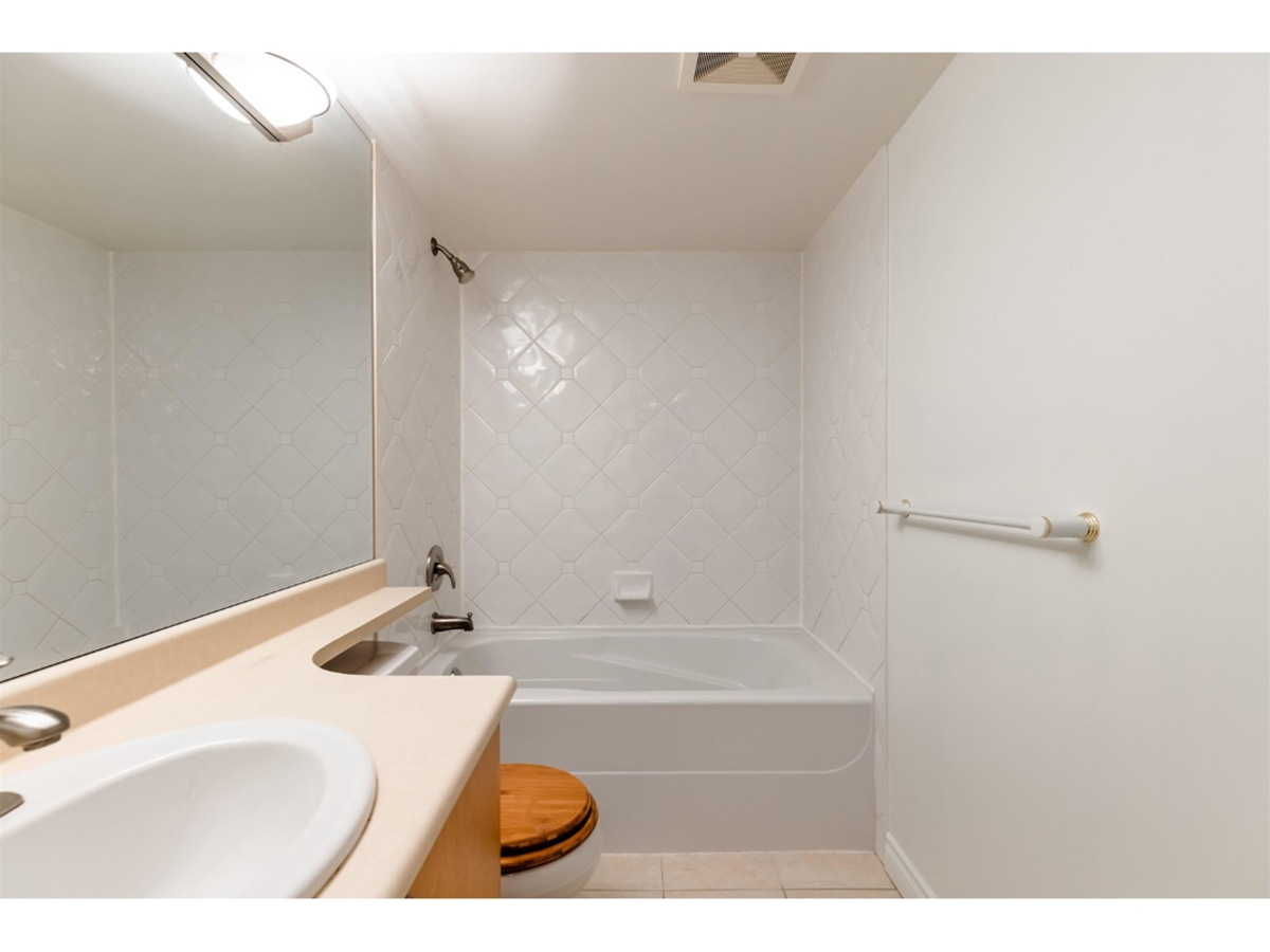 302 2741 E Hastings Street, Vancouver East 27