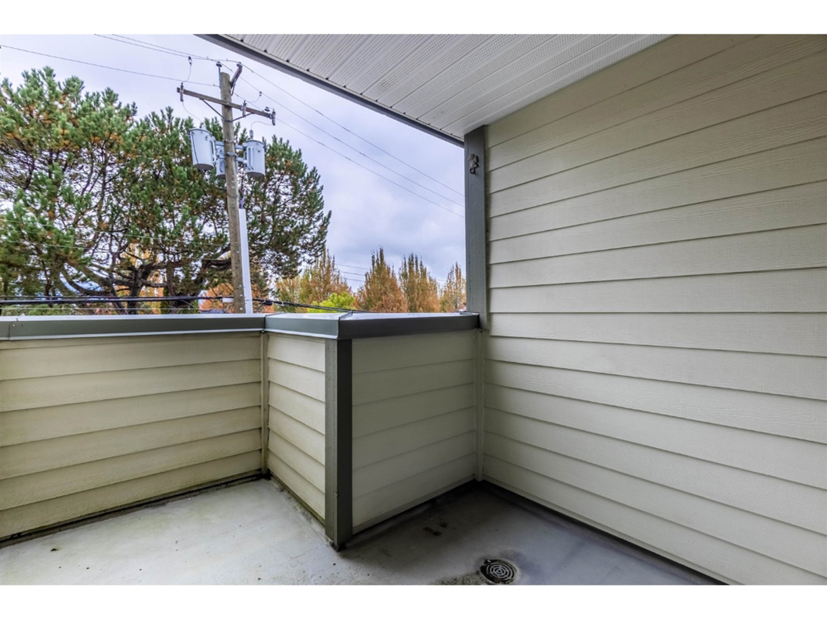 302 2741 E Hastings Street, Vancouver East 32