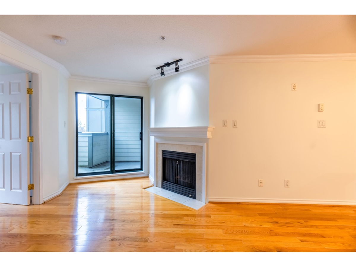 302 2741 E Hastings Street, Vancouver East 5