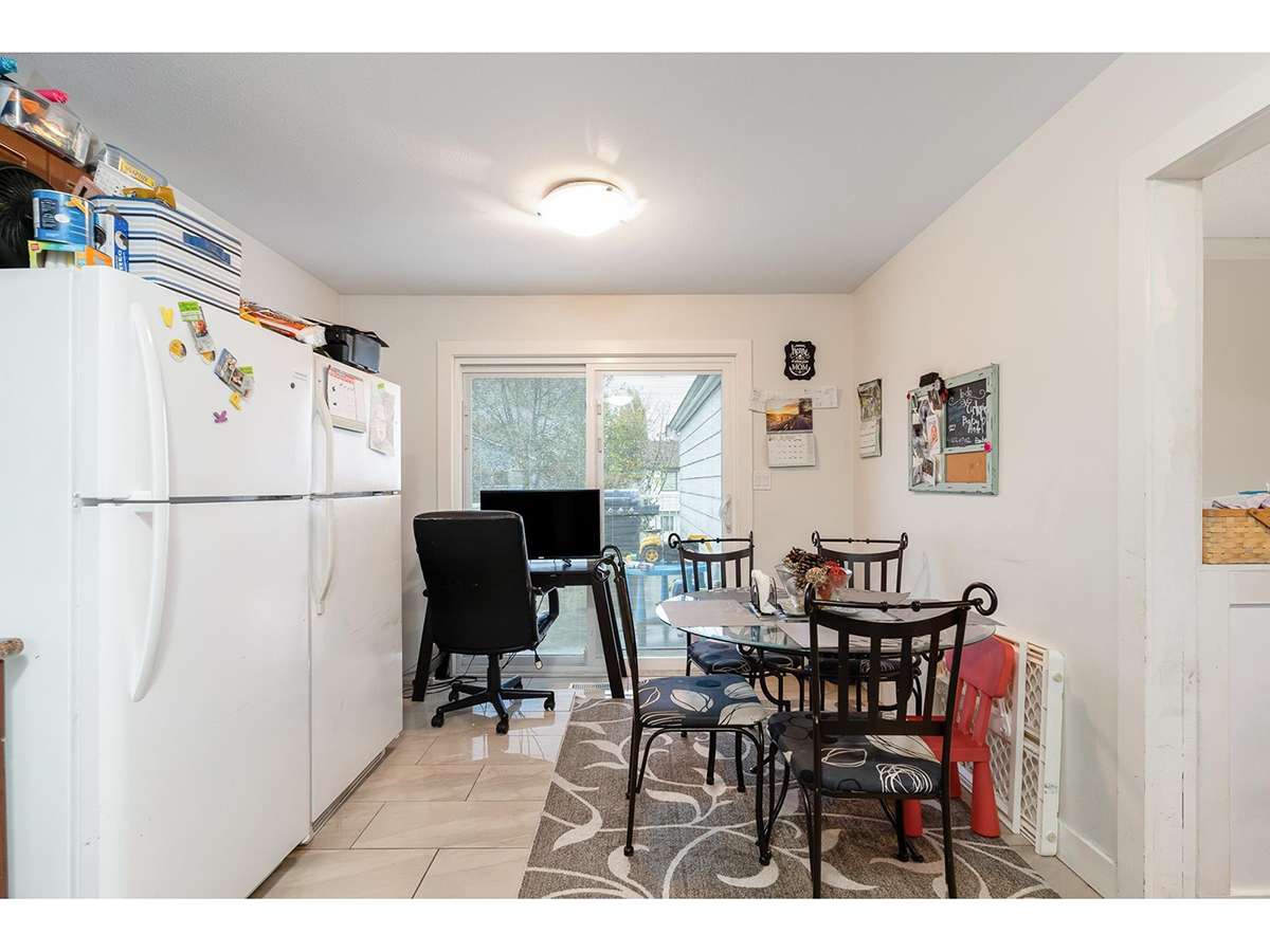 1931 Taylor Street, Port Coquitlam 22