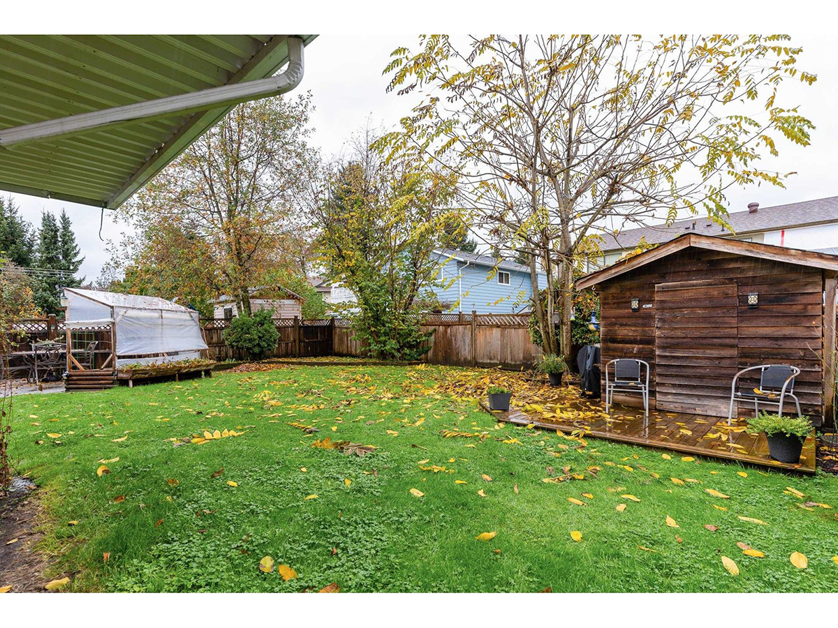 1931 Taylor Street, Port Coquitlam 32