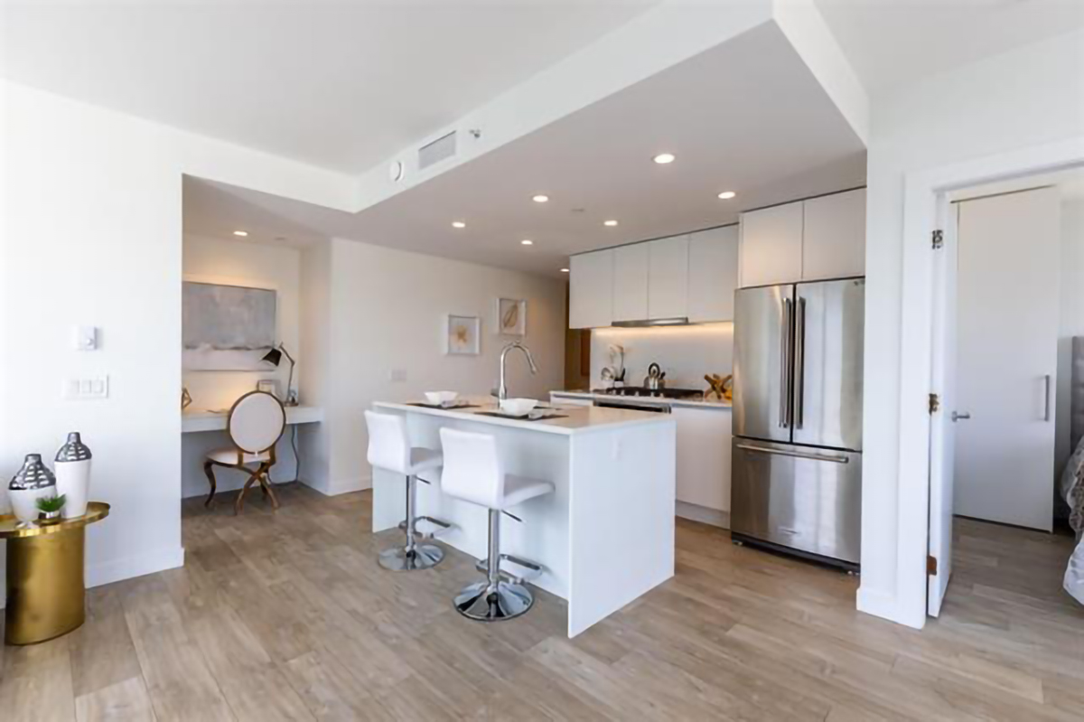 607 525 Foster Avenue, Coquitlam 4