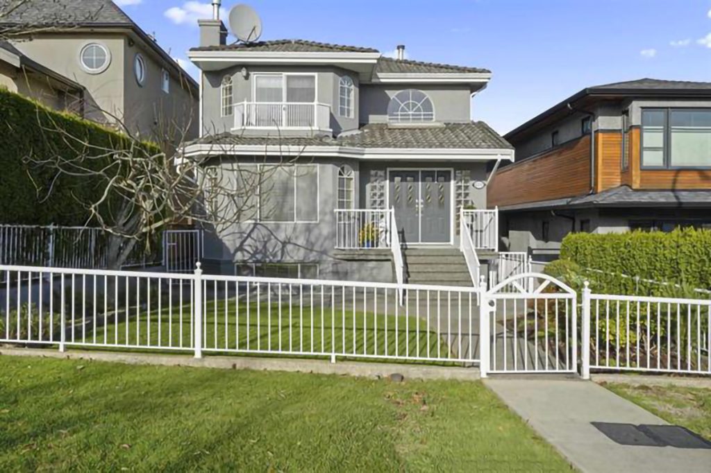 4251 Oxford Street, Burnaby North