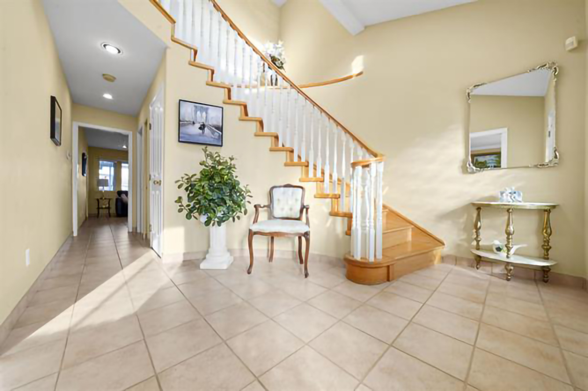 4251 Oxford Street, Burnaby North 13