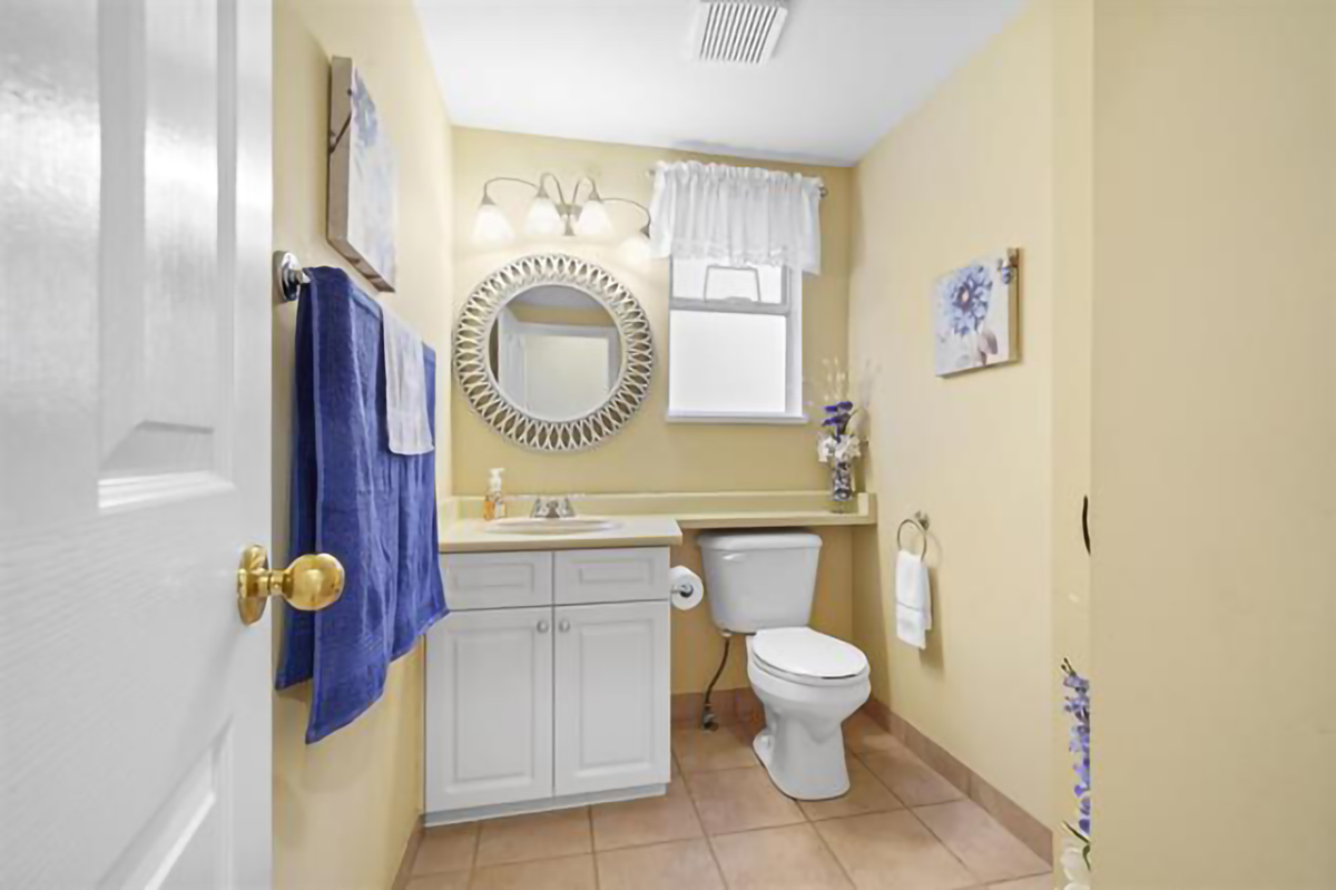 4251 Oxford Street, Burnaby North 14