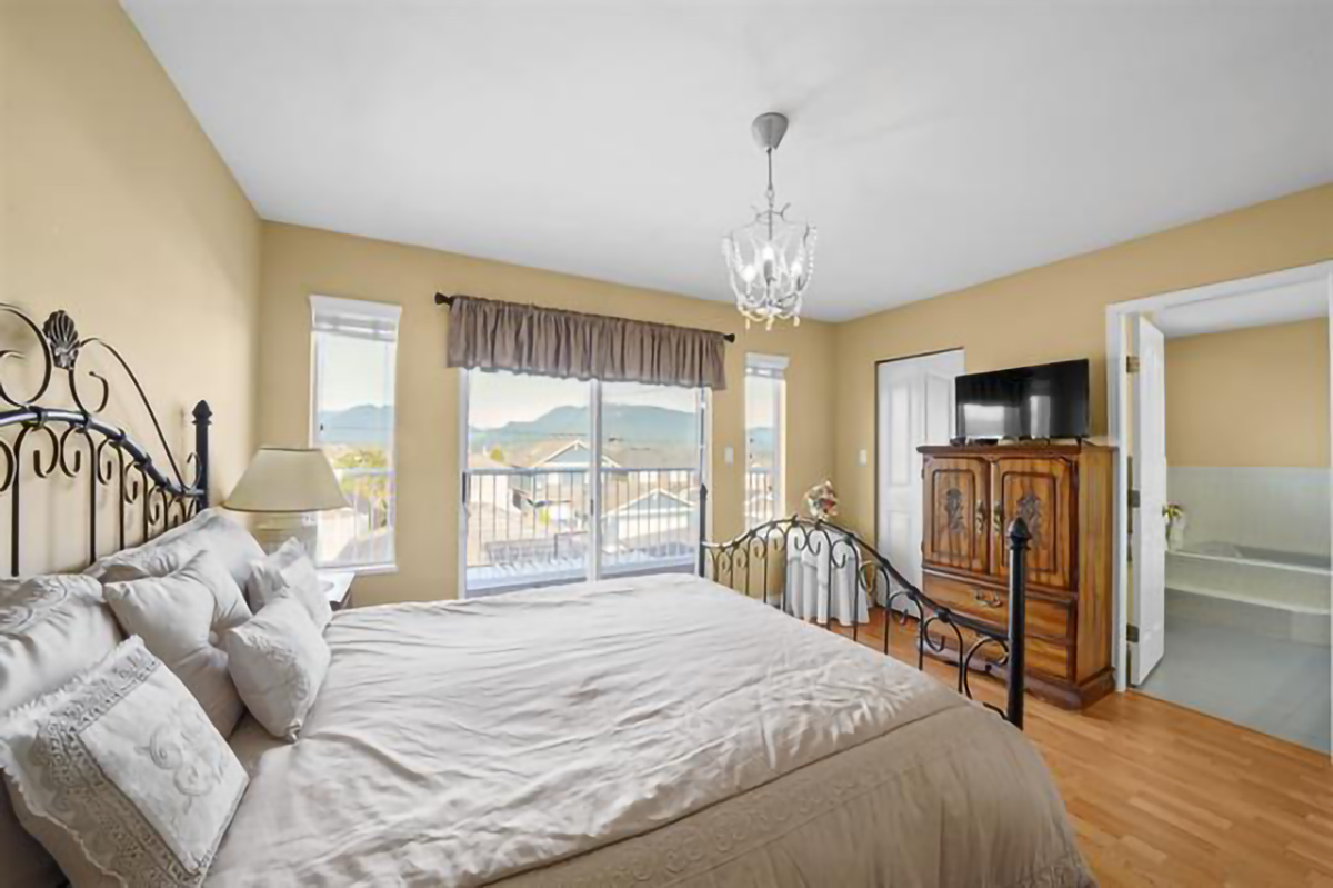 4251 Oxford Street, Burnaby North 21