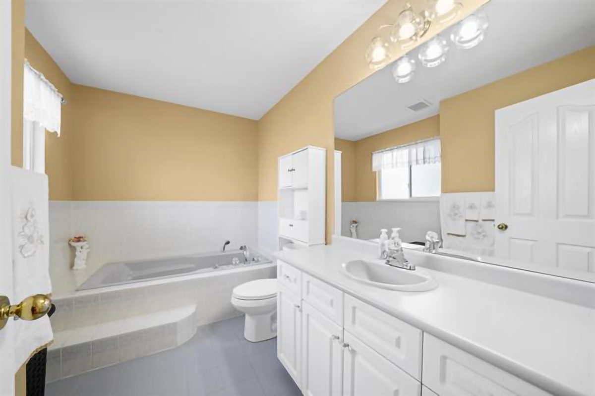 4251 Oxford Street, Burnaby North 23