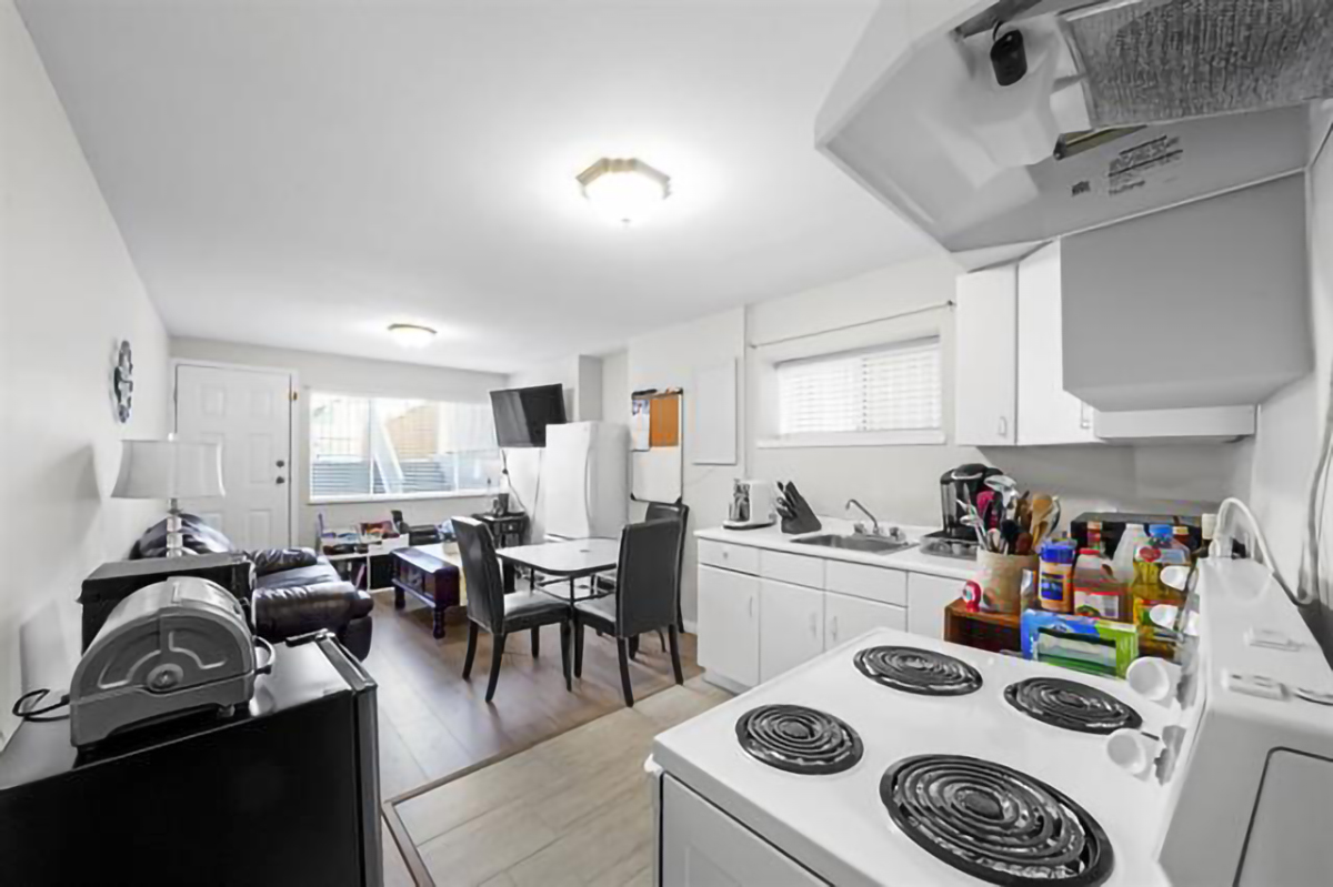 4251 Oxford Street, Burnaby North 26