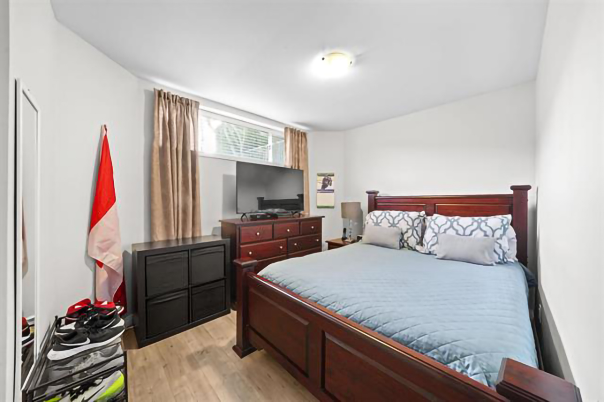 4251 Oxford Street, Burnaby North 27