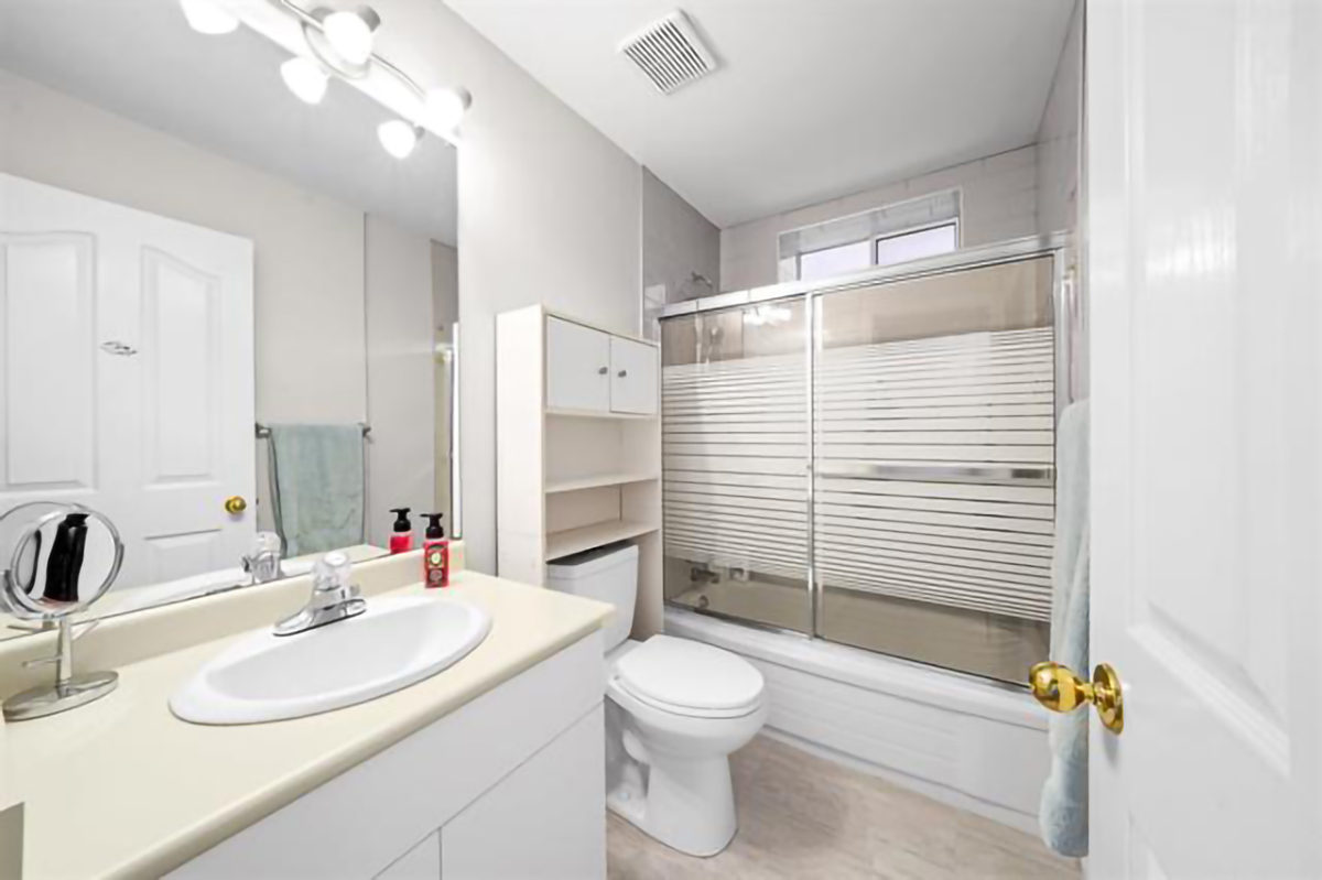 4251 Oxford Street, Burnaby North 28