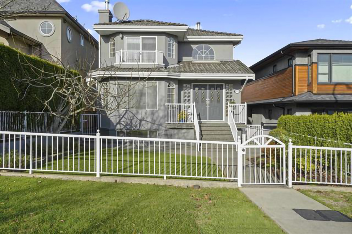 4251 Oxford Street, Burnaby North