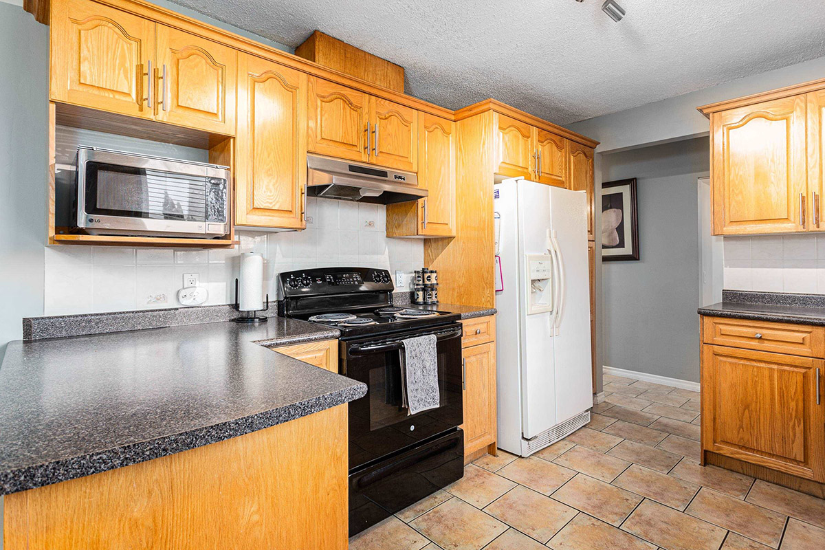 648 Girard Avenue, Coquitlam 2